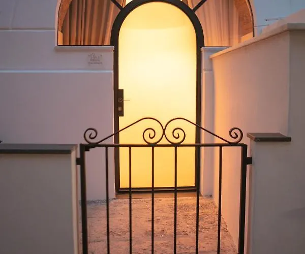 Bellamania Bed & Breakfast 4*